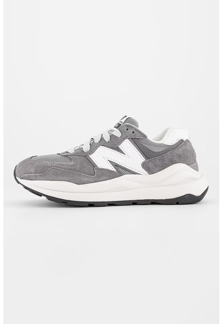 New Balance Спортни обувки 57/40 с велур - Бял/Сив