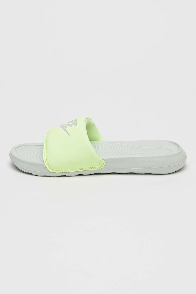 Nike Чехли Victori One с лого Светло сив/Бледозелен