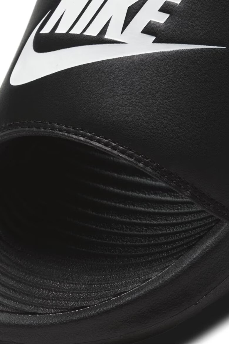 Nike Чехли Victori One с релефна подметка Бял/Черен