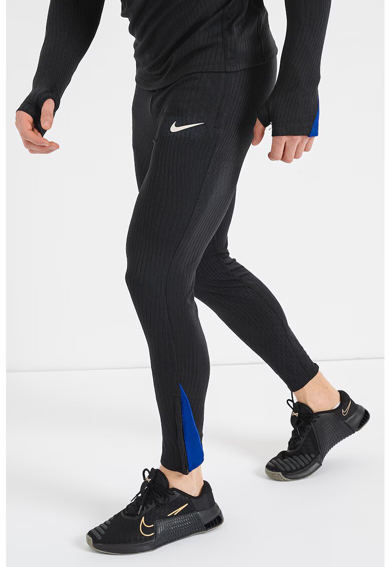 Nike Футболен панталон с цепки на подгъва