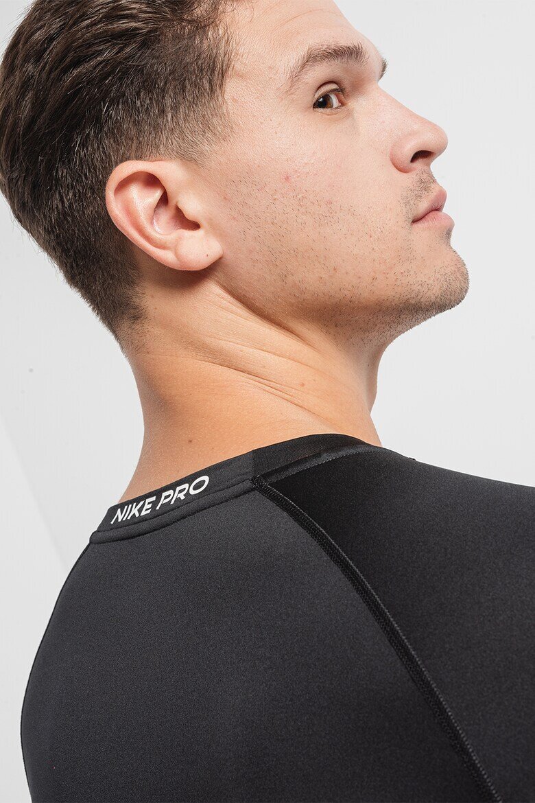 Nike Футболна блуза с Dri-FIT по тялото Черен