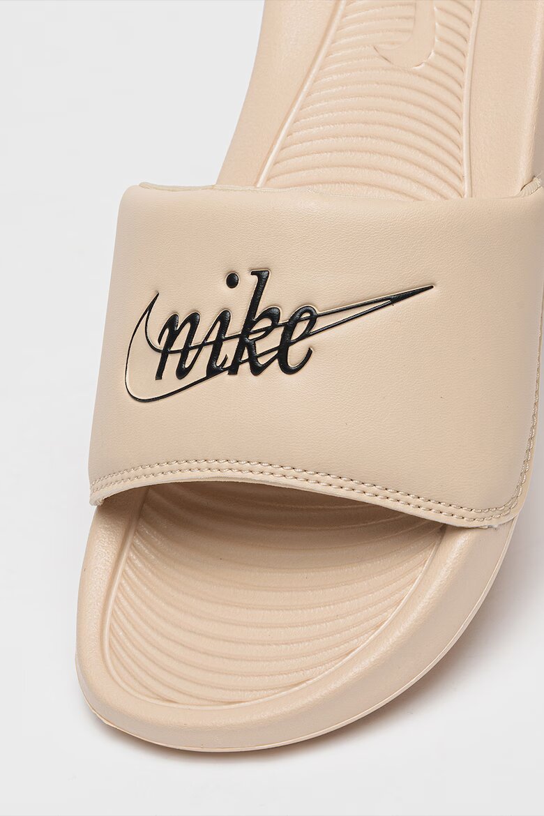 Nike One Черен/Крем