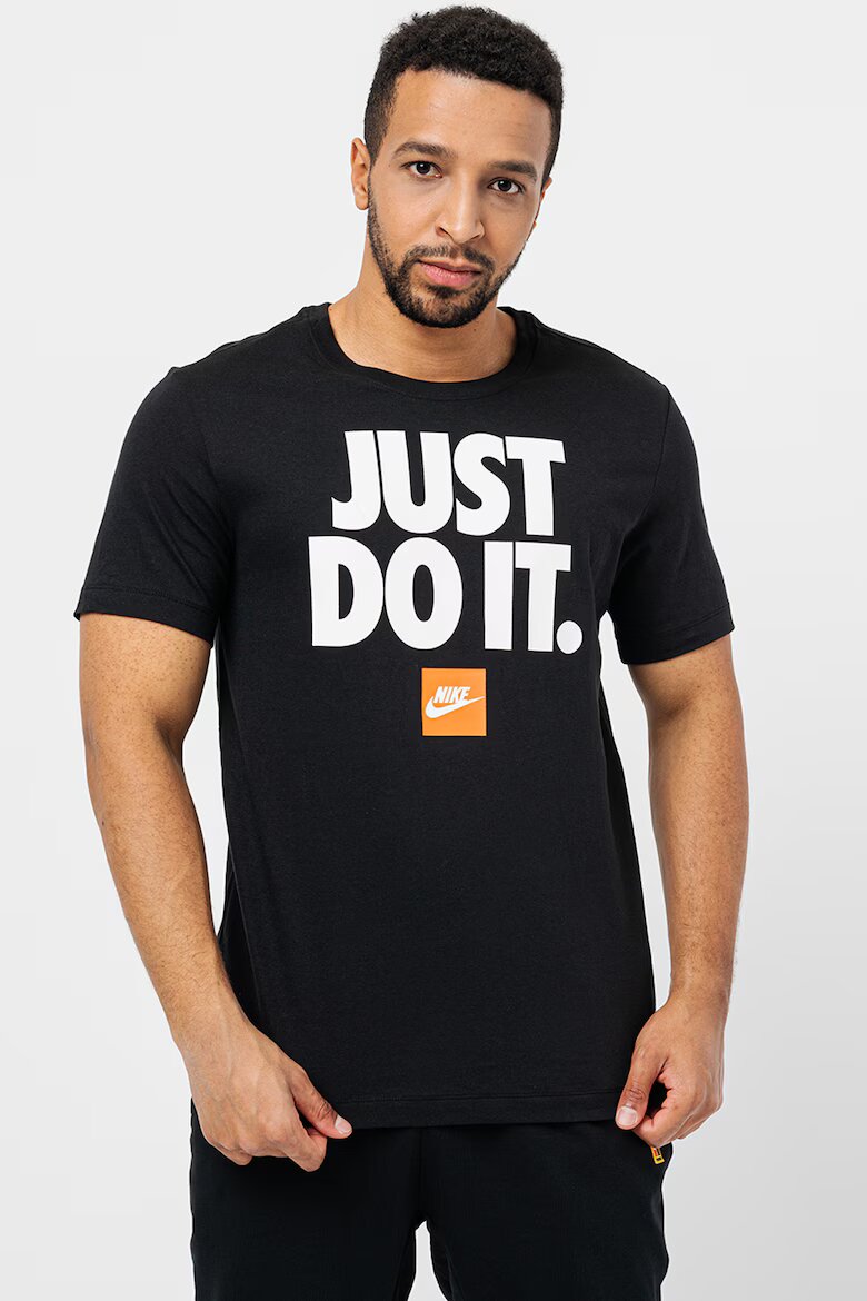 Nike Памучна тениска Sportswear с принт Черен