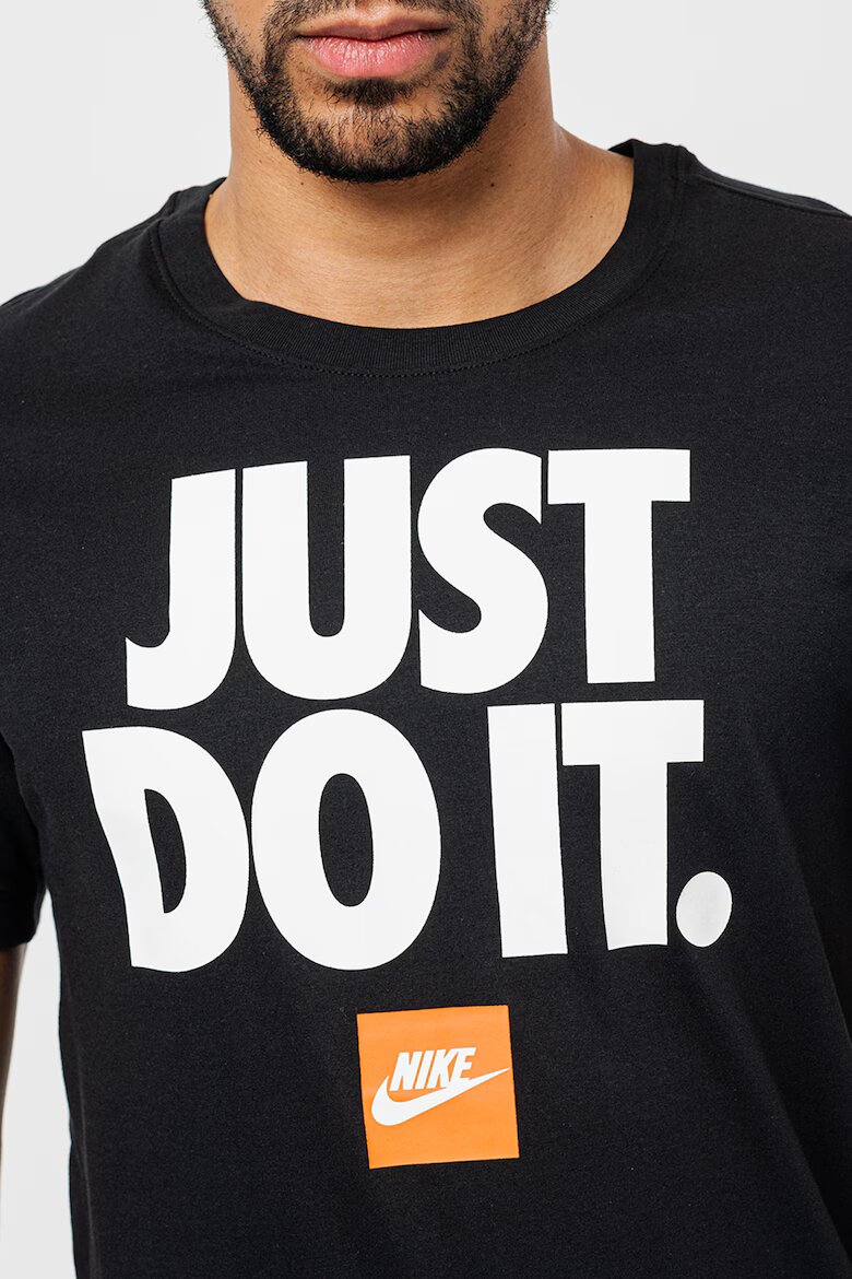 Nike Памучна тениска Sportswear с принт Черен