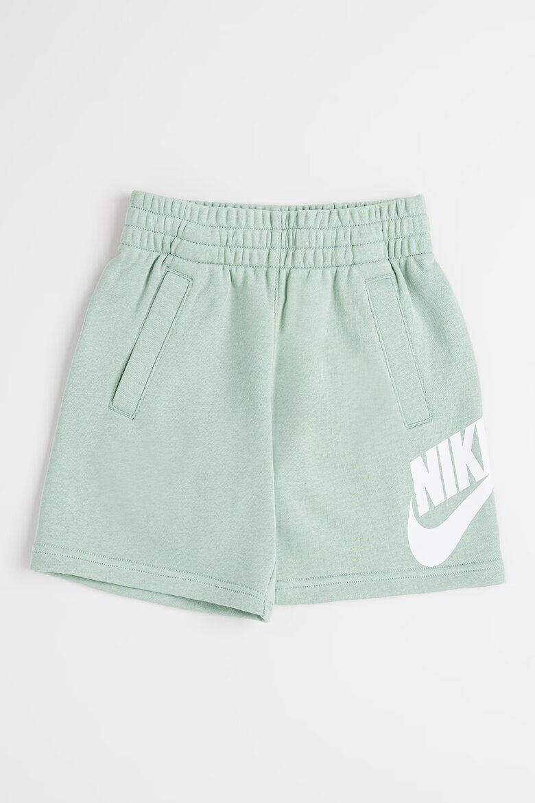Nike Шорти Sportswear Club със скосени джобове Бял/Бледозелен