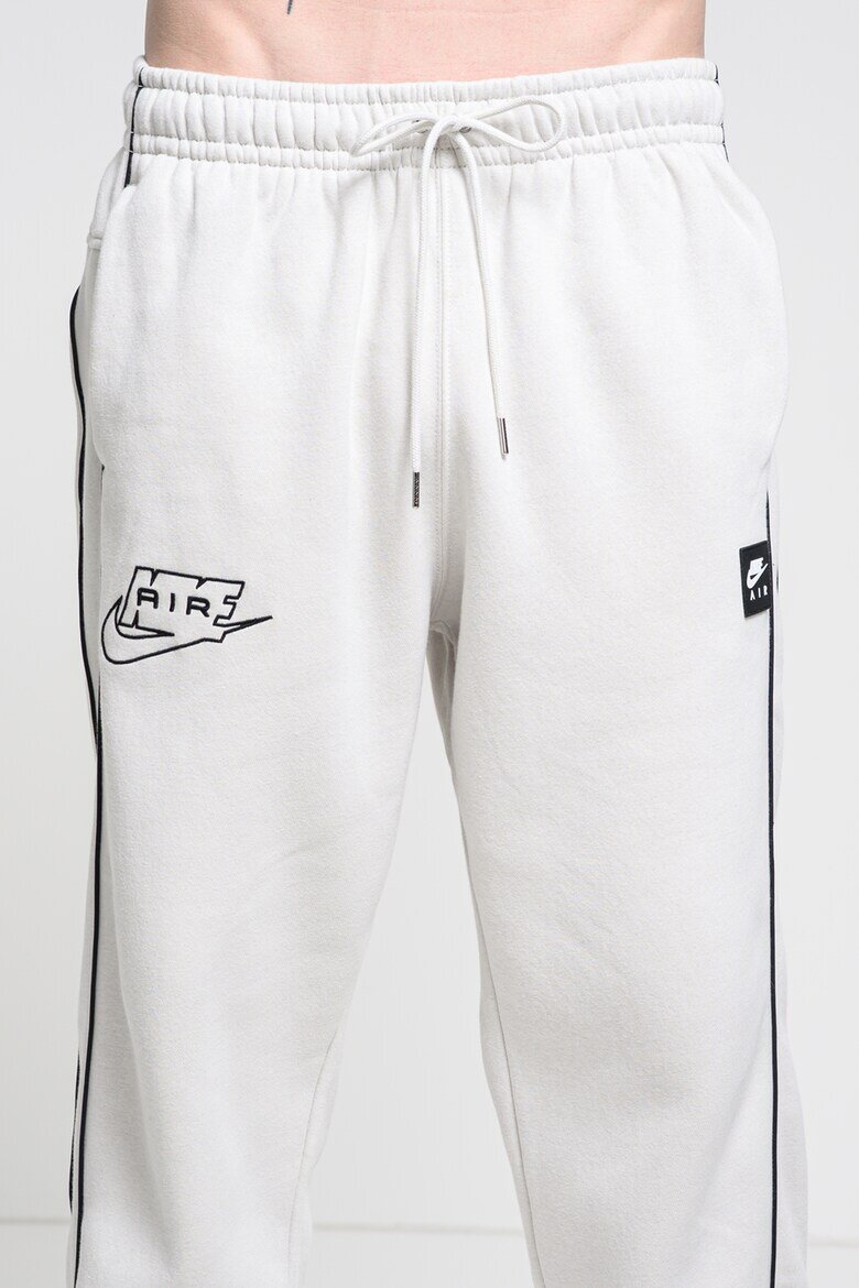 Nike Спортен панталон Air с бродирано лого Черен/Мръснобял