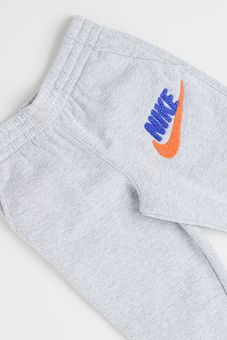 Nike Спортен панталон с памук с бродирано лого Сив меланж