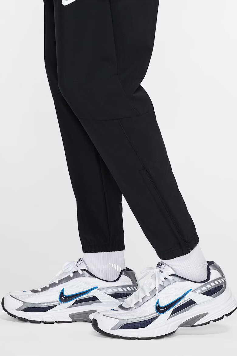 Nike Спортни обувки Initiator с текстил Бял/Черен/Сребрист