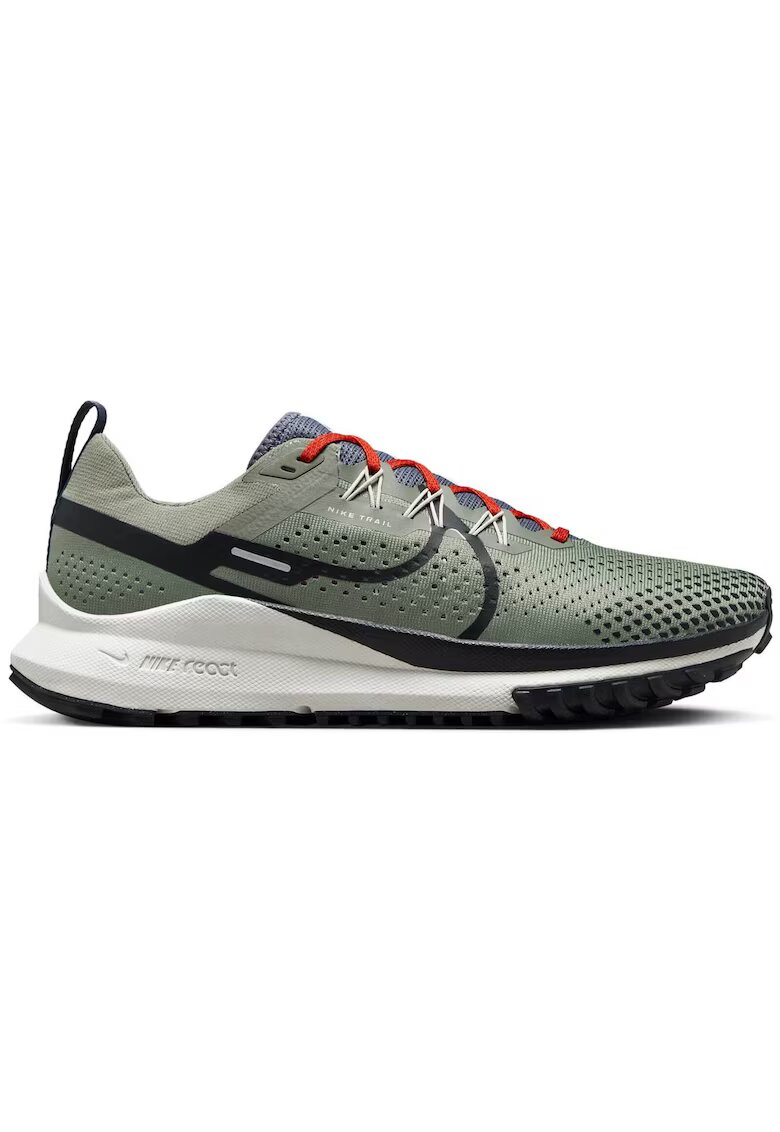 Nike Спортни обувки Pegasus Trail 4 в сиво