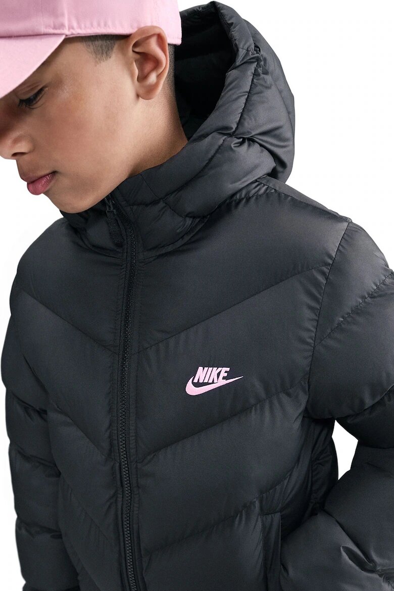 Nike Свободно подплатено зимно яке с лого Черен/Бледо розово