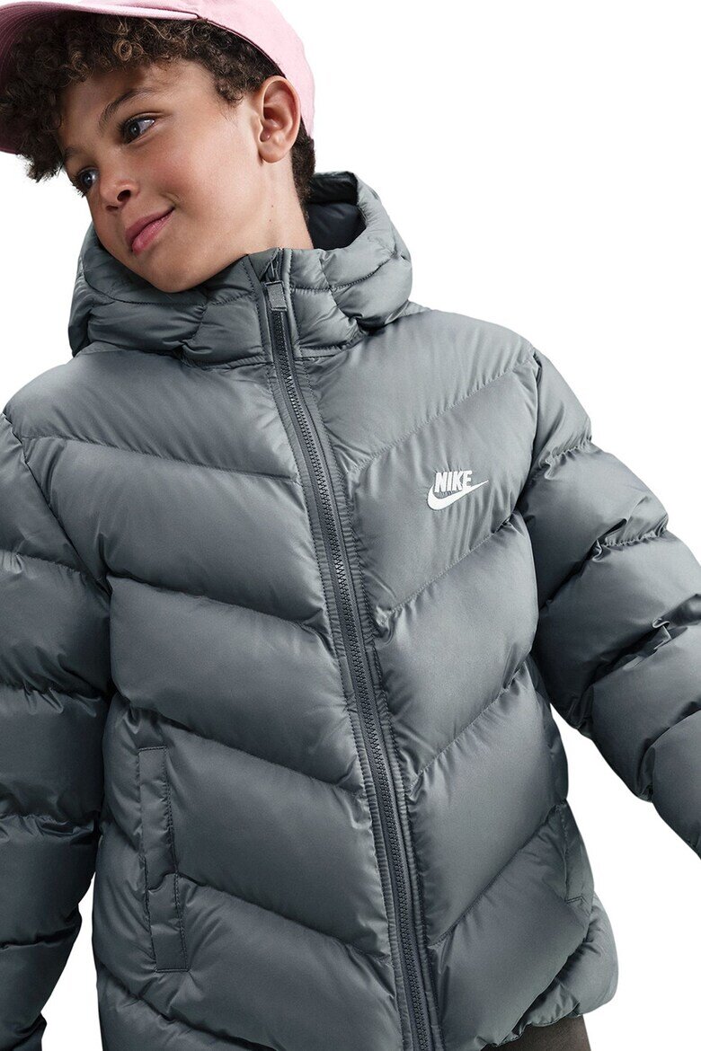 Nike Свободно подплатено зимно яке с лого Пепеляво сиво