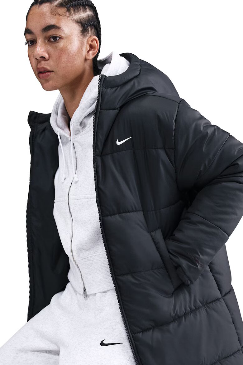 Nike Свободно зимно яке с качулка Черен