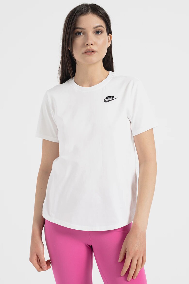 Nike Тениска Sportswear Club Essentials с овално деколте