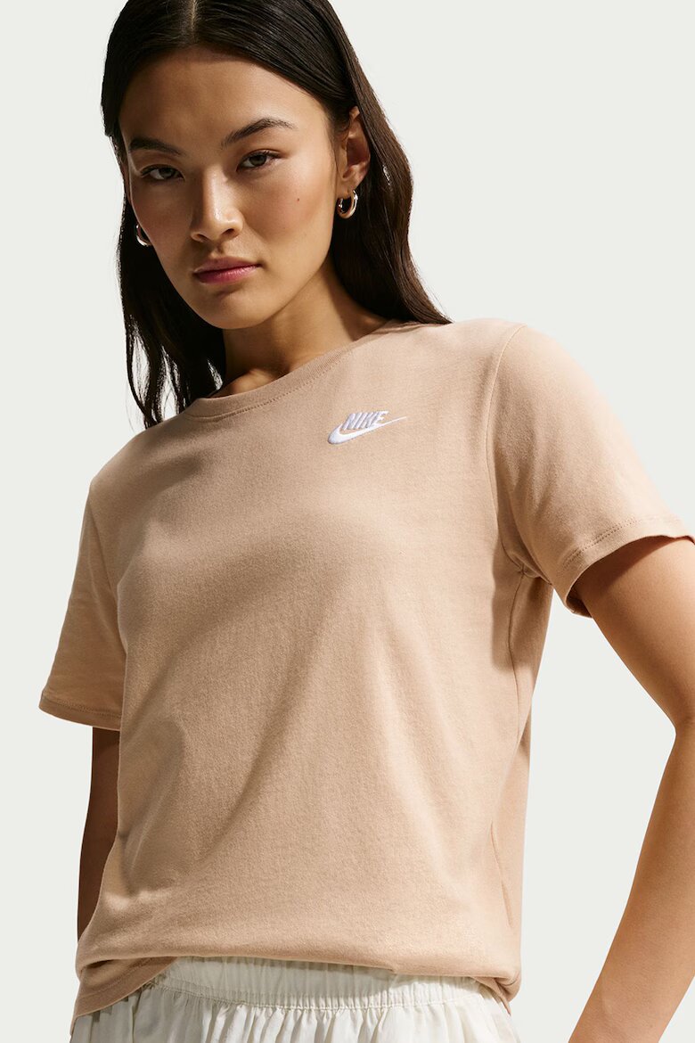 Nike Тениска Sportswear Club Essentials с овално деколте
