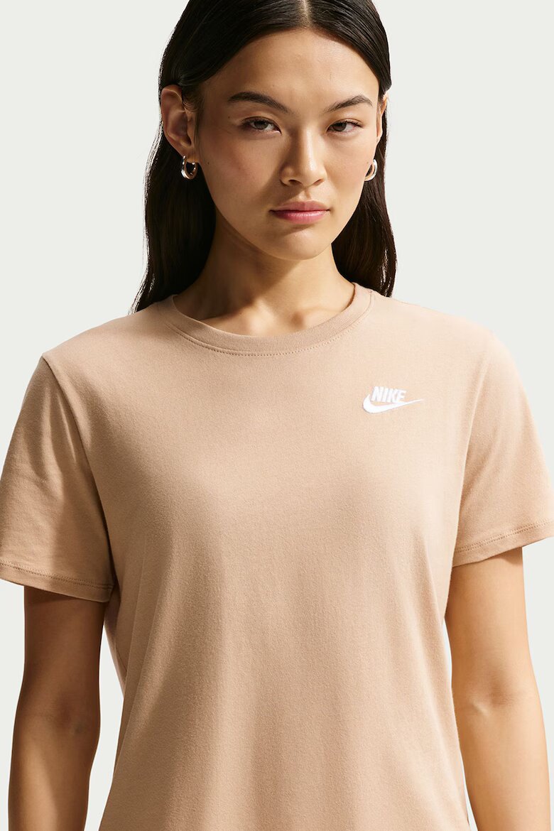 Nike Тениска Sportswear Club Essentials с овално деколте