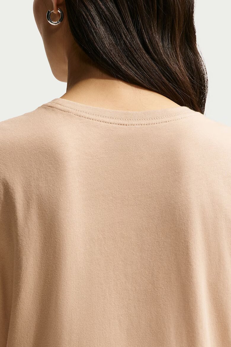 Nike Тениска Sportswear Club Essentials с овално деколте