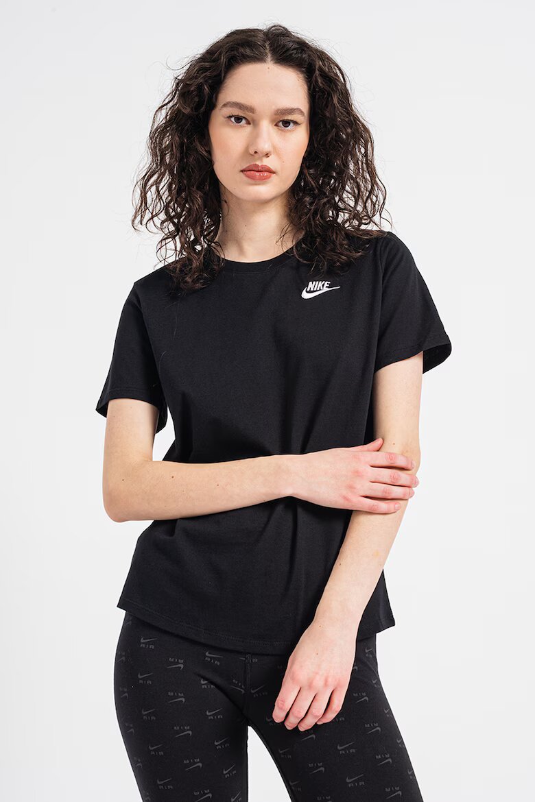 Nike Тениска Sportswear Club Essentials с овално деколте