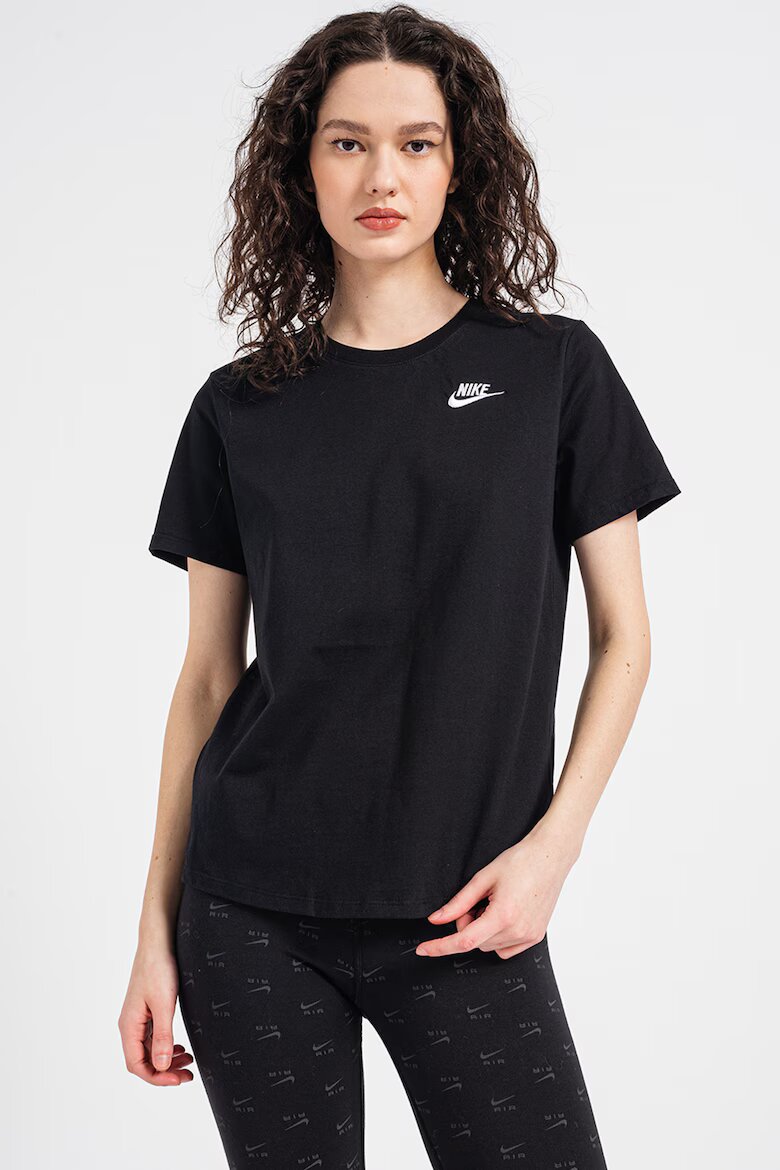 Nike Тениска Sportswear Club Essentials с овално деколте