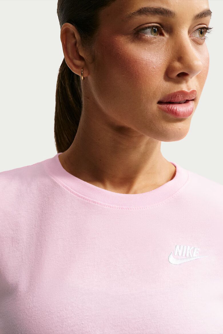 Nike Тениска Sportswear Club Essentials с овално деколте