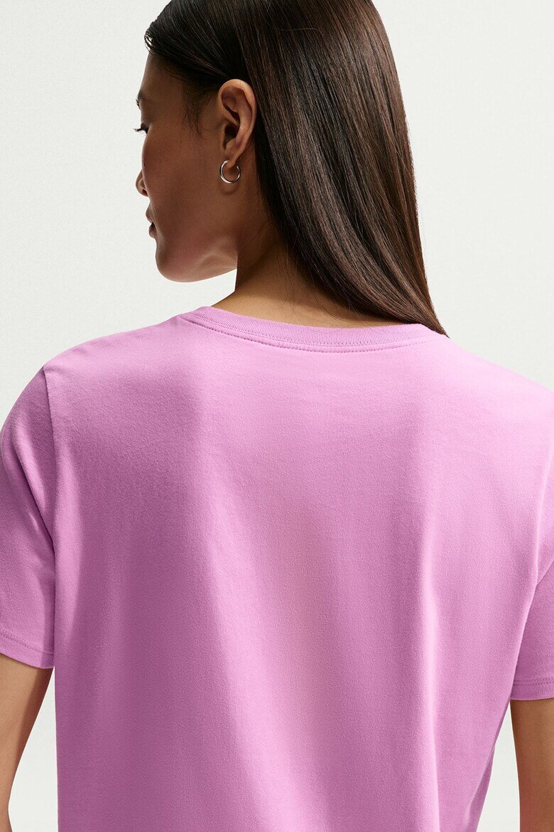 Nike Тениска Sportswear Club Essentials с овално деколте Пастелнорозов