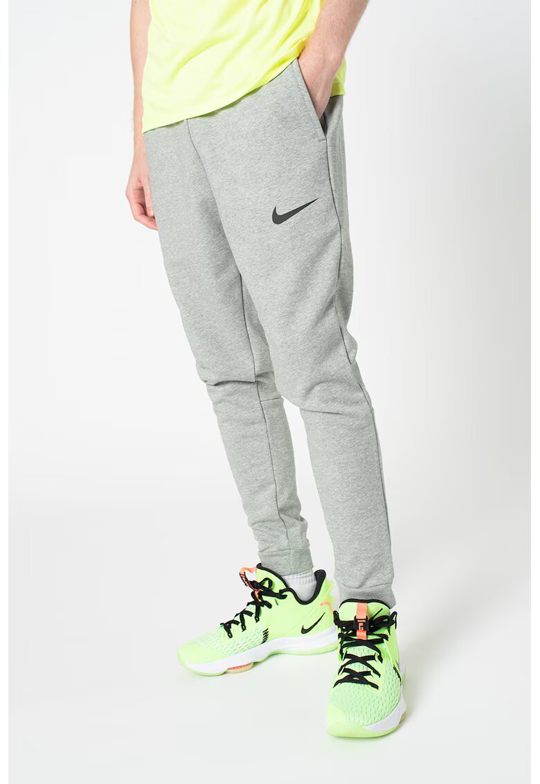 Nike Тренировъчен панталон с Dri-FIT и стеснен крачол