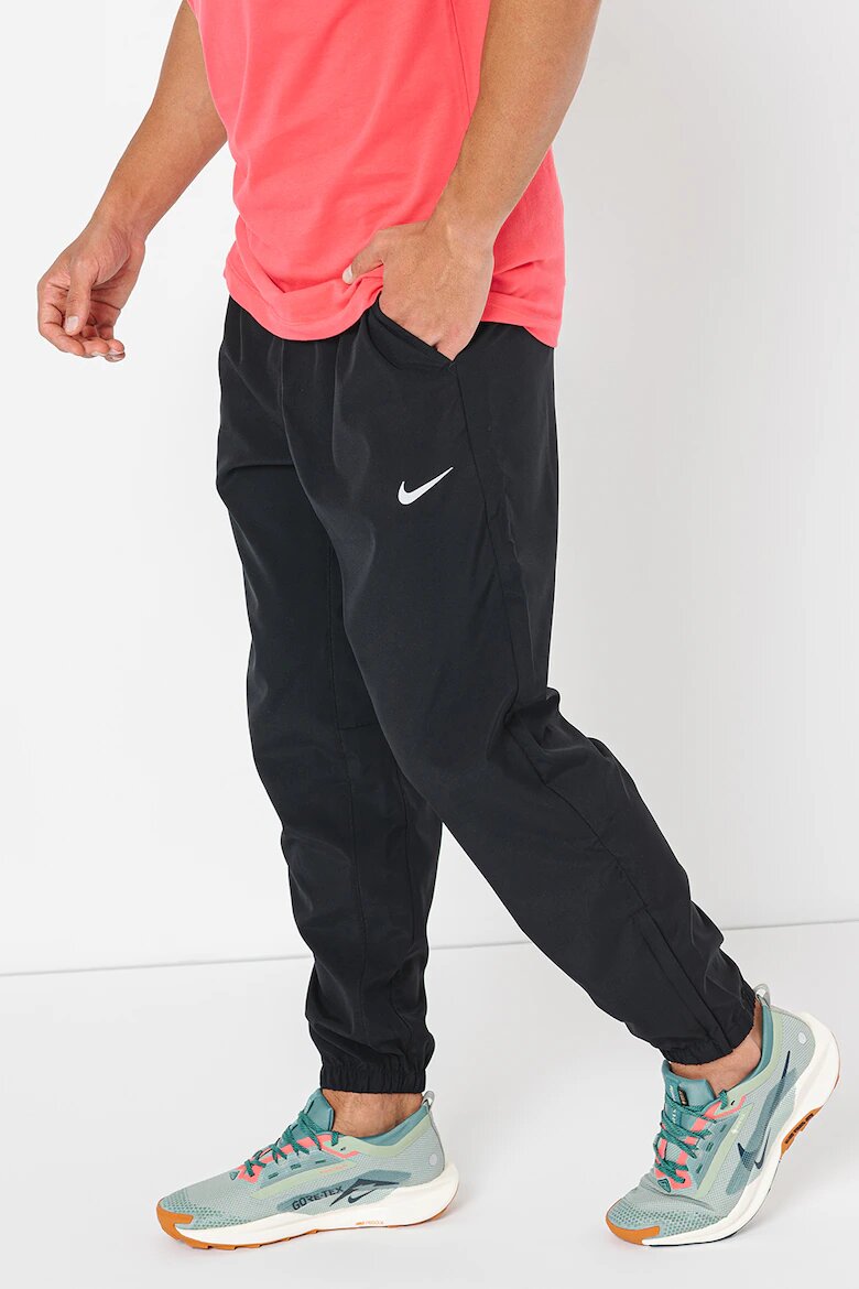 Nike Тренировъчен панталон с Dri Fit със скосени джобове Черен