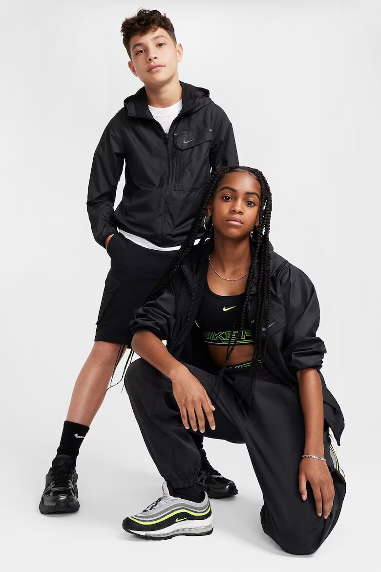 Nike Яке с качулка и три джоба Черен