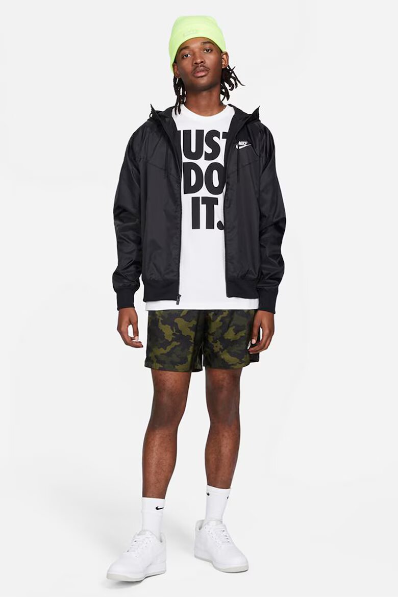 Nike Яке Windrunner с качулка и контрасти Черен