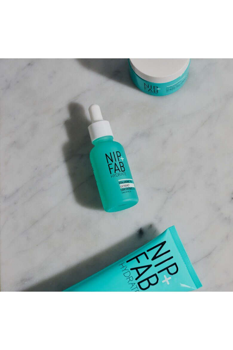 NIP+FAB Концентриран серум за лице 2% Hyaluronic Fix Extreme4 30 мл