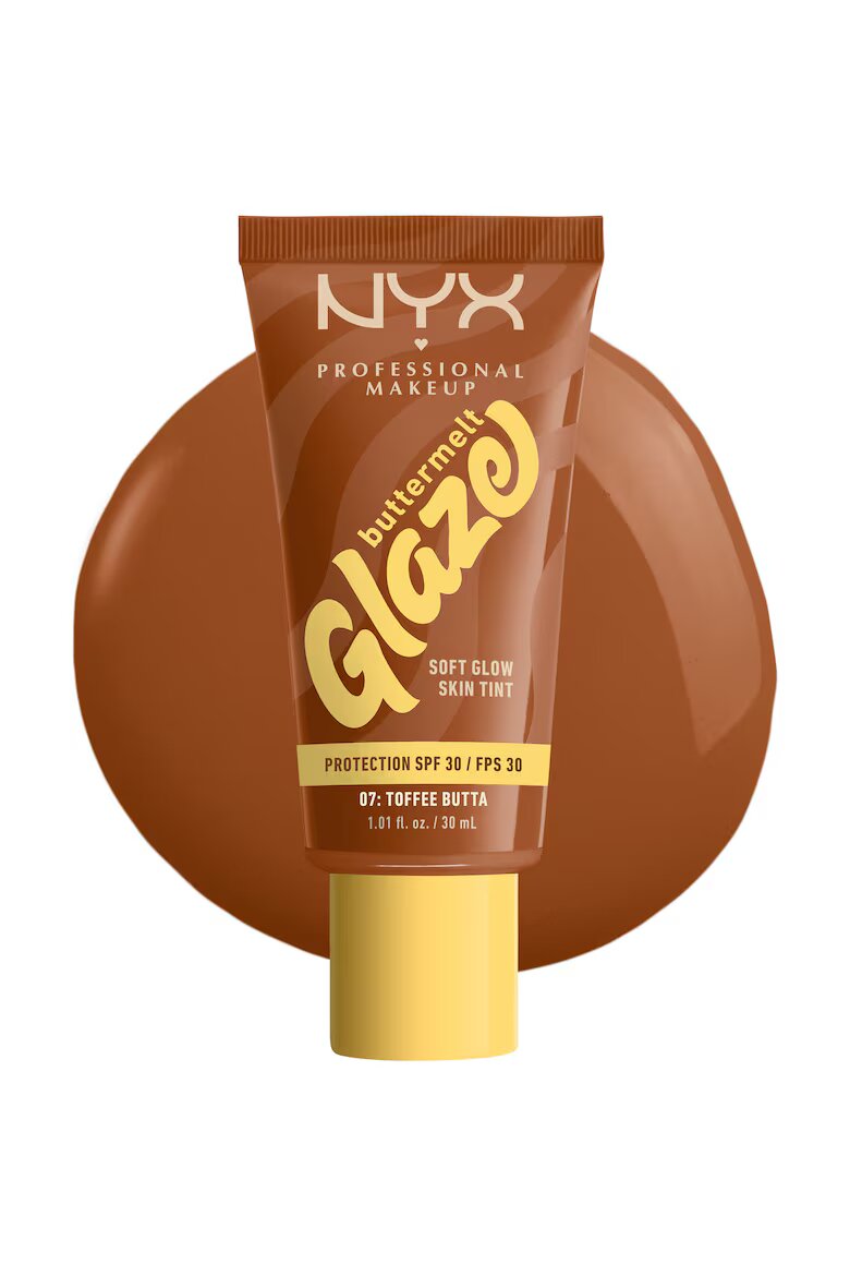 NYX Professional Makeup Фон дьо тен с лека формула и блестящ ефект NYX PM Buttermelt Glaze Tint Съдържа SPF 30 30 мл Toffee Butter