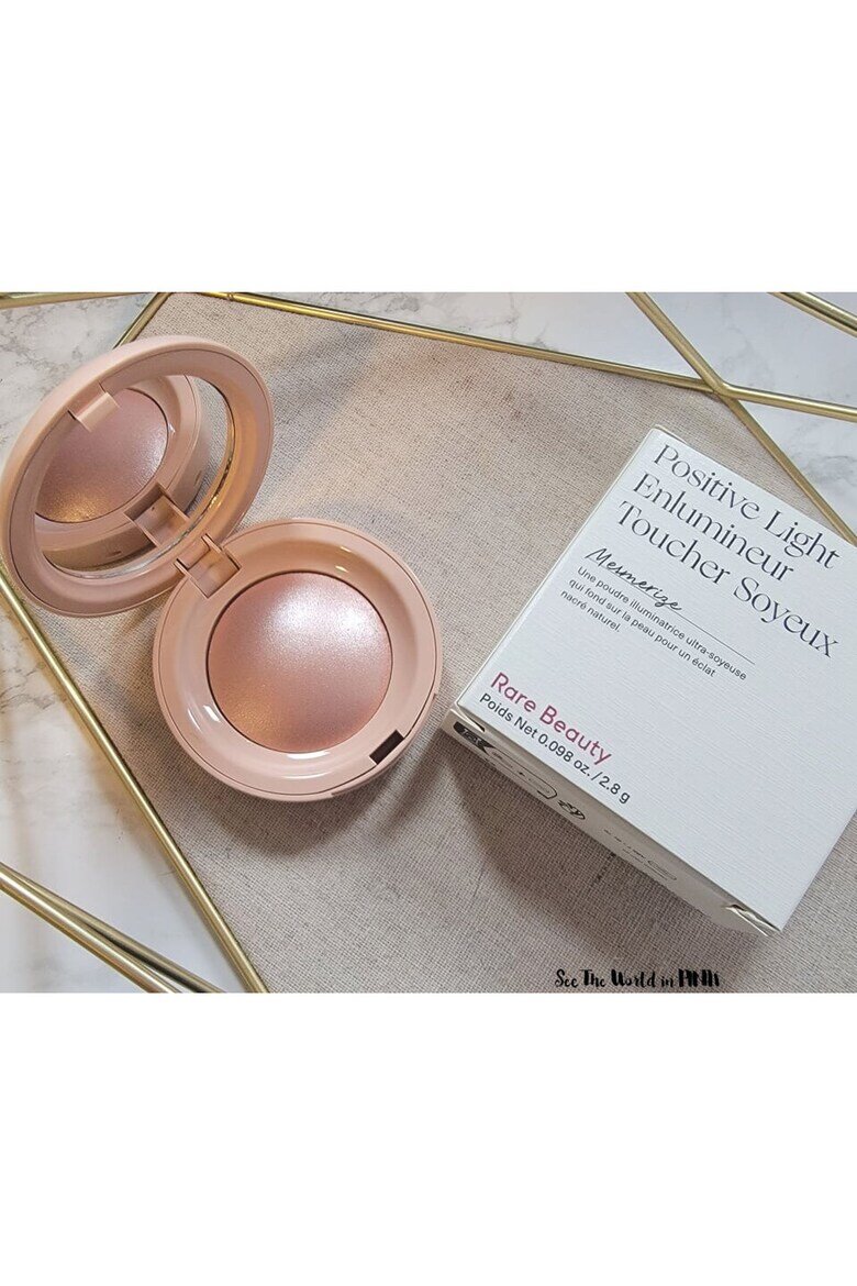 Rare Beauty Прахообразен хайлайтър Positive Light Silky Touch Highlighter Mesmerize 28 g