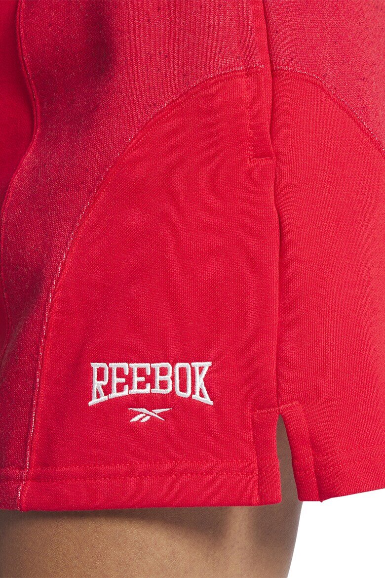 Reebok Къс панталон Varsity с висока талия и бродирано лого Червен