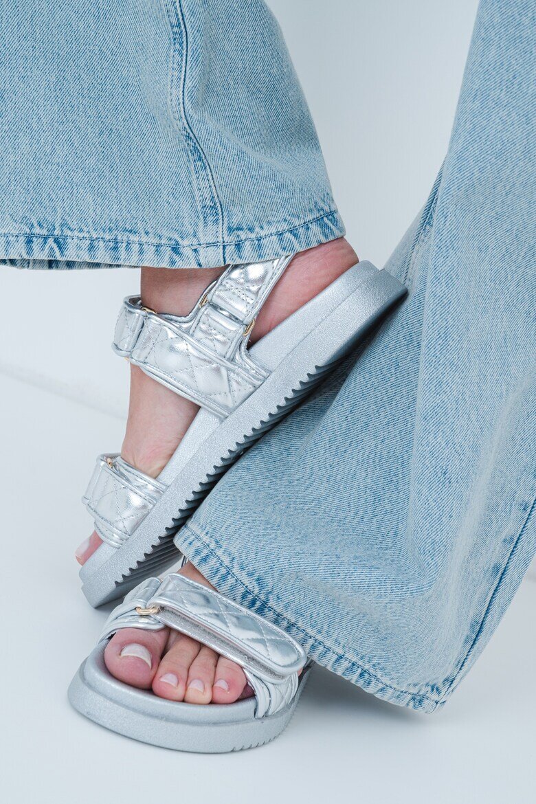 Steve Madden Капитонирани равни сандали Mona с велкро Сребрист
