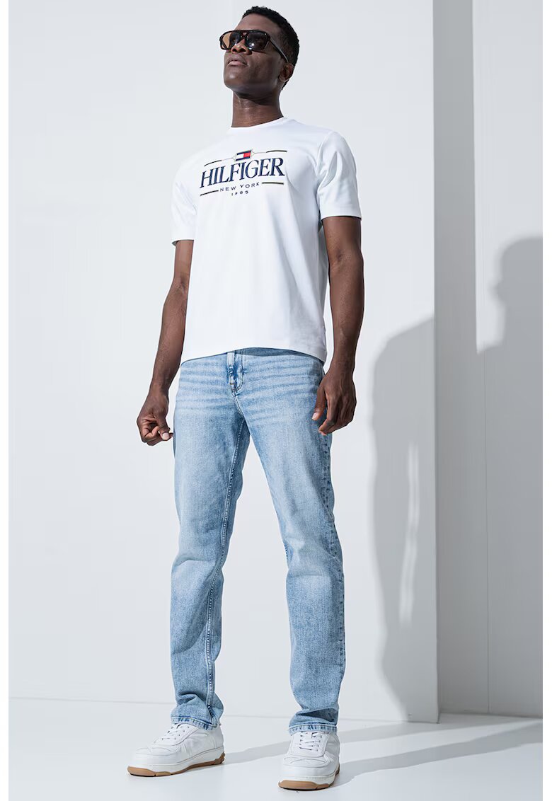 Tommy Hilfiger Стандартна тениска с овално деколте и лого - Бял/Тъмносин