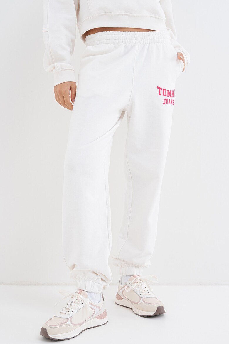 Tommy Jeans Памучен спортен панталон с лого Малина/Бял