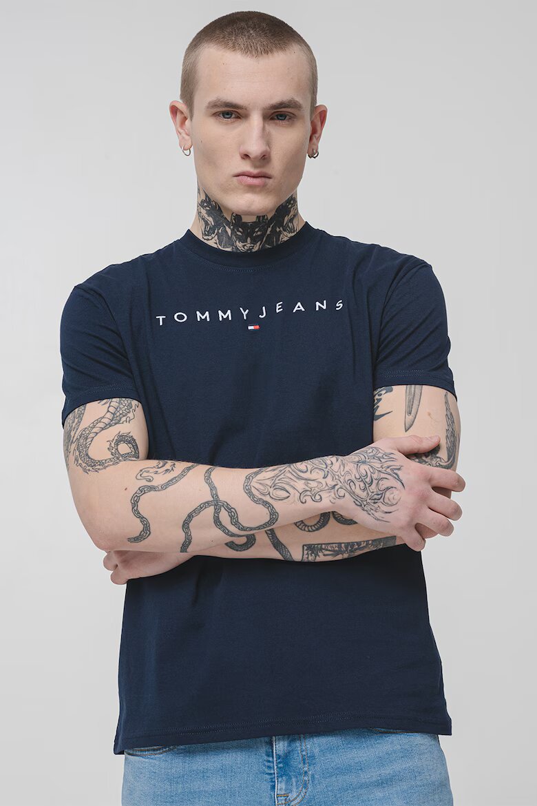 Tommy Jeans Памучна тениска с бродирано лого Ултрамарин синьо
