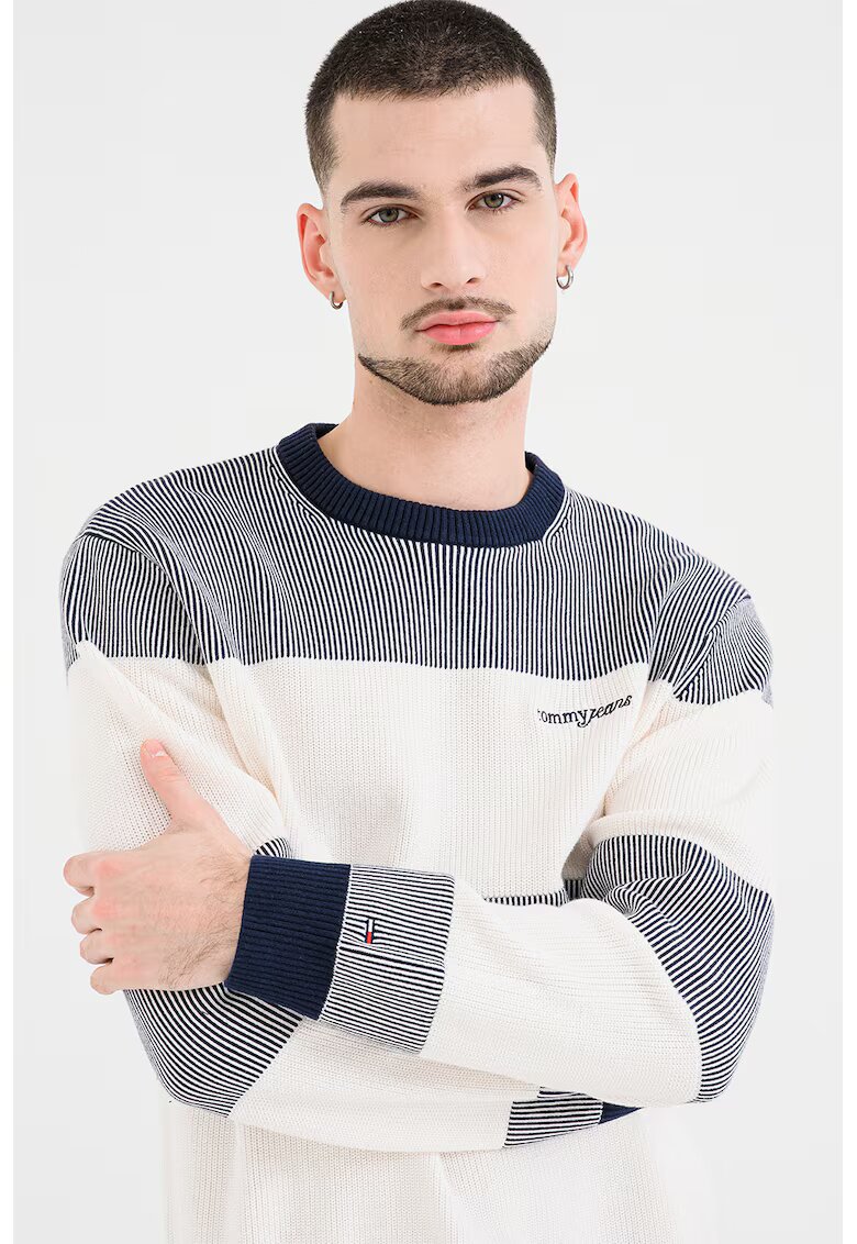 Tommy Jeans Пуловер с овално деколте и лого - Бял/Тъмносин