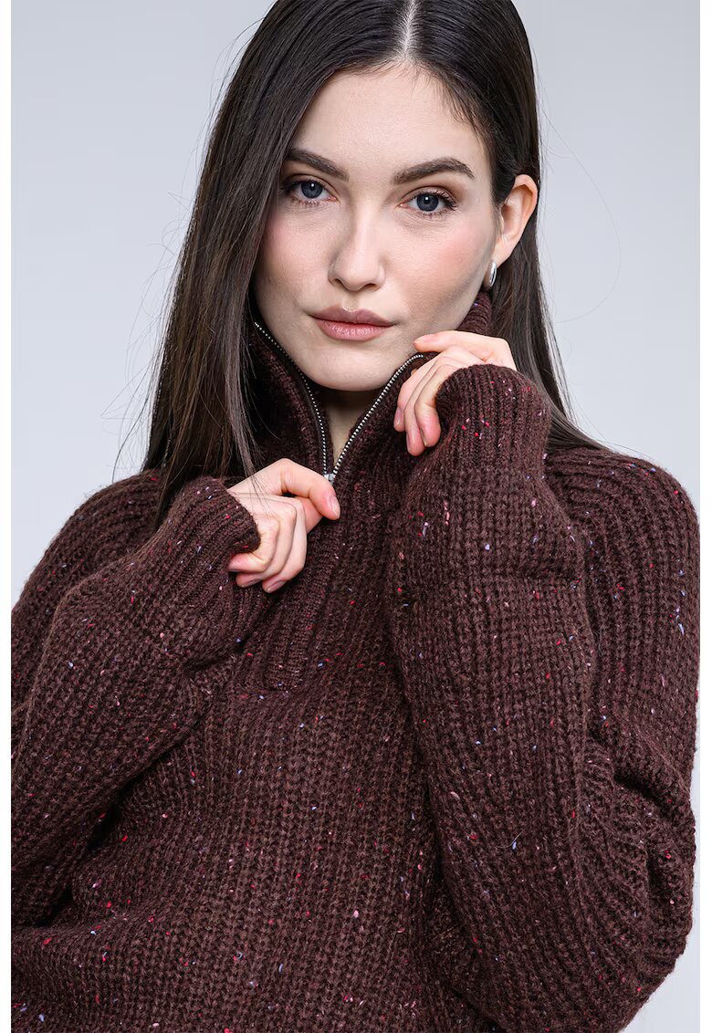 Tommy Jeans Пуловер с вълна с къс цип - Кафяв