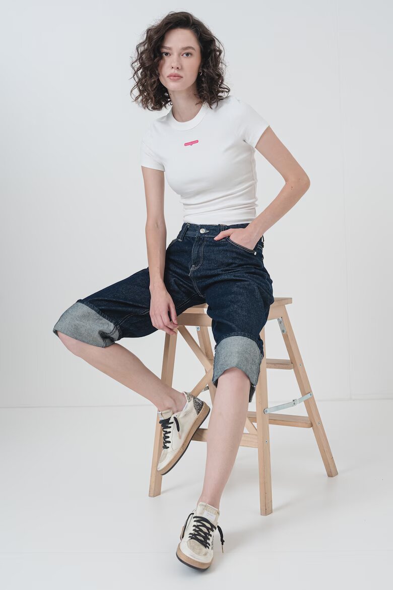 Tommy Jeans Рипсена слим тениска с овално деколте Бял