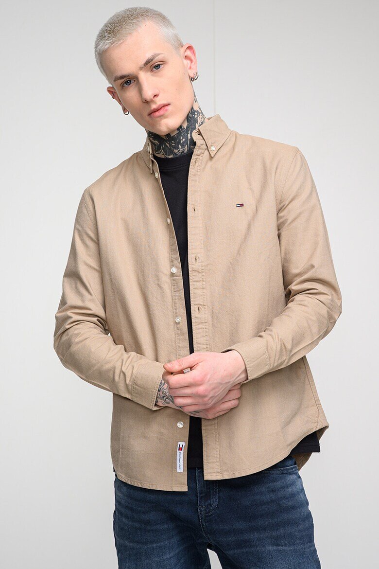 Tommy Jeans Риза със стандартна кройка и копчета на яката Камел