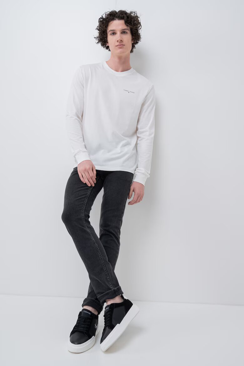 Tommy Jeans Слим блуза с овално деколте Бял