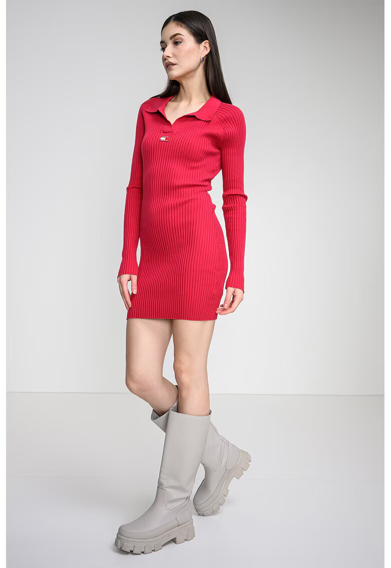 Tommy Jeans Вталена рипсена рокля - Тъмнорозов