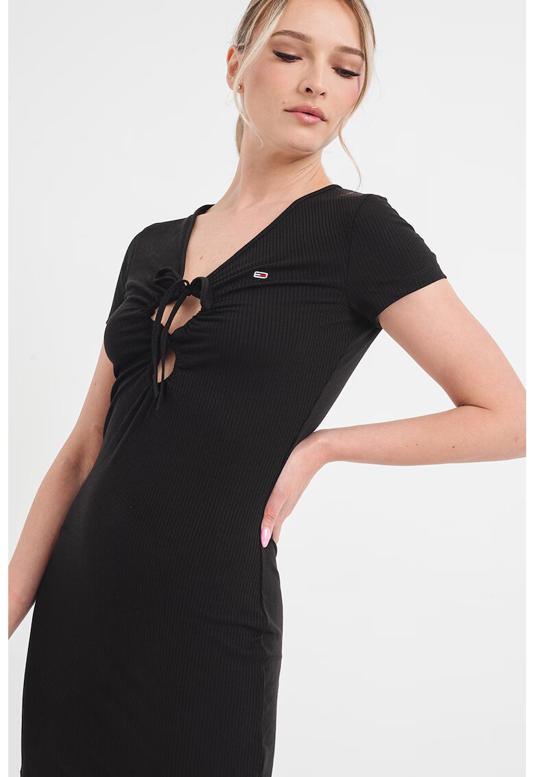 Tommy Jeans Вталена рокля с отвори