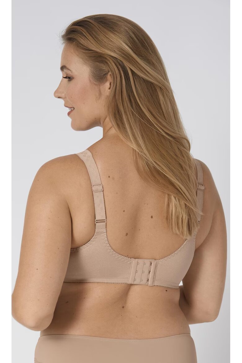 Triumph Дамски сутиен с банели Ladyform Soft Бежов