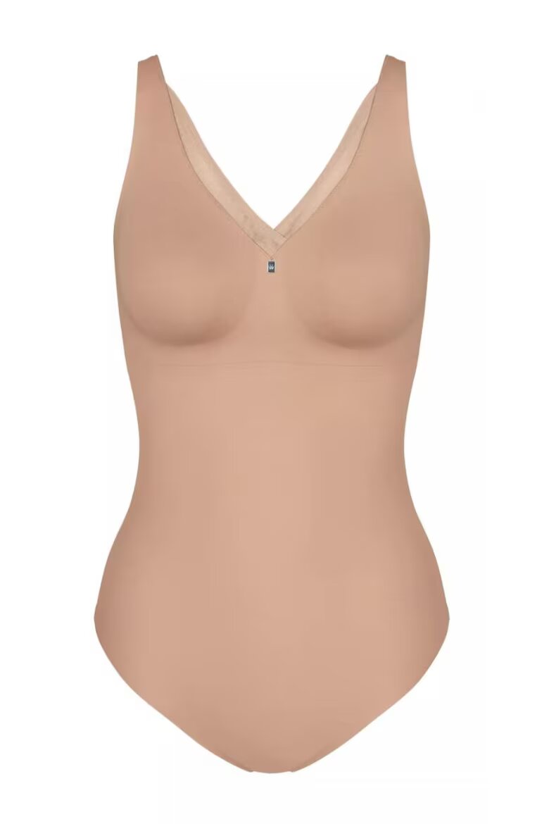 Triumph Оформящо боди True Shape Sensation с шпиц Бежов
