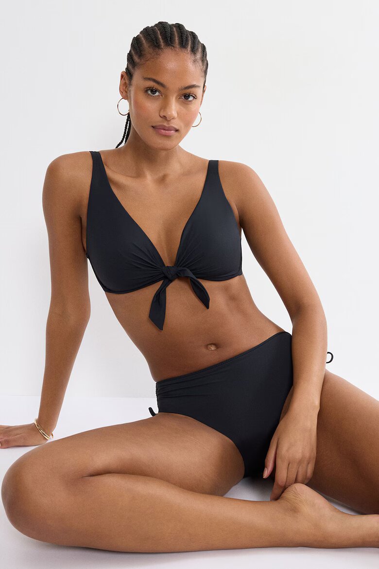 Triumph Подплатена горна част на бански Summer Twist Черен/Избеляло черно