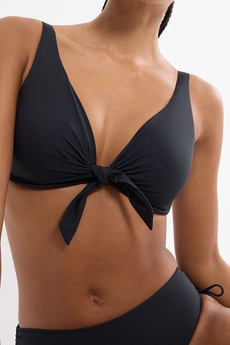Triumph Подплатена горна част на бански Summer Twist Черен/Избеляло черно