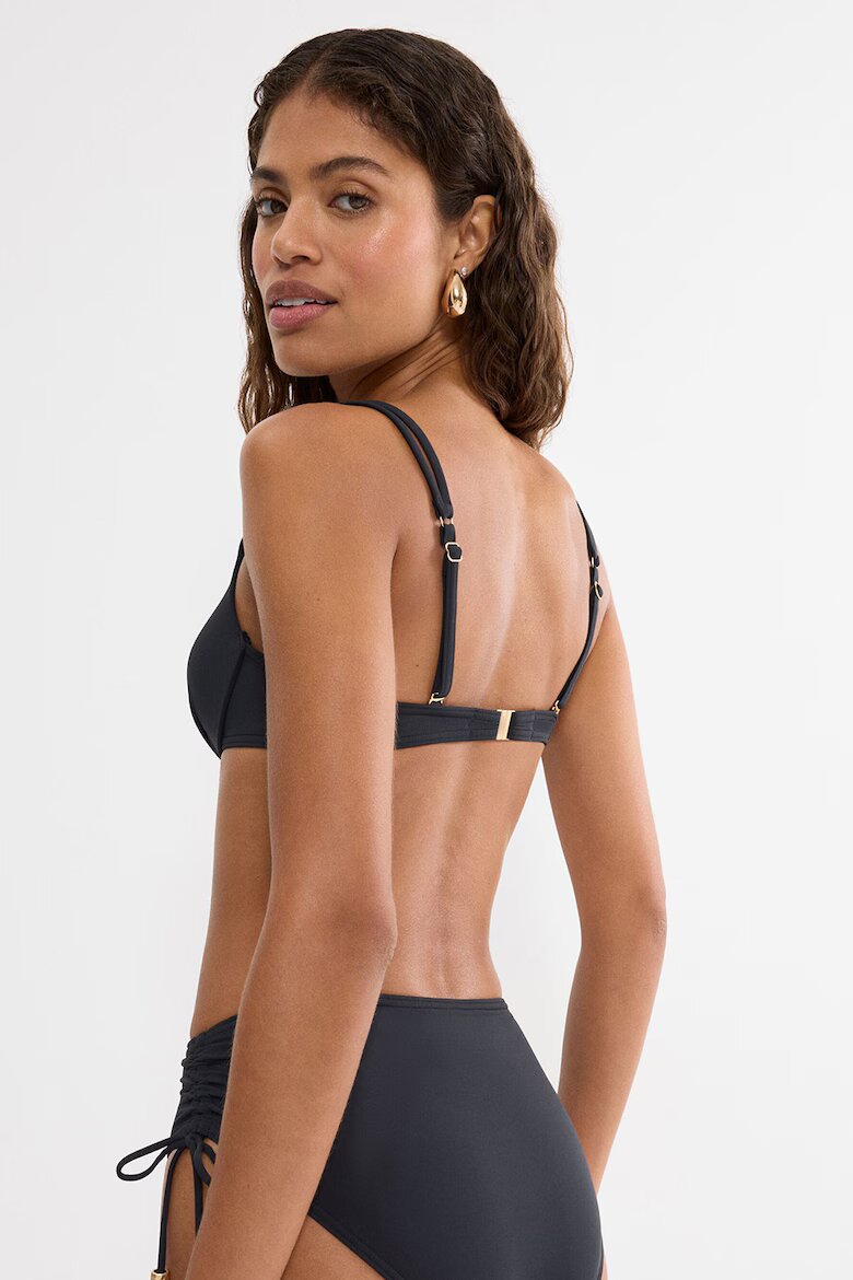 Triumph Подплатена горна част на бански Summer Twist Избеляло черно