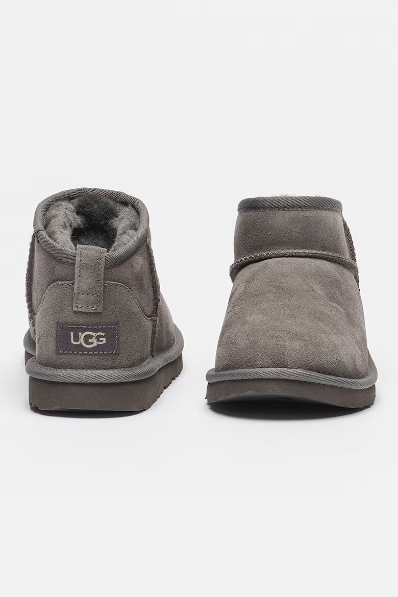 UGG Непромокаеми велурени боти Classic Mini II Сив