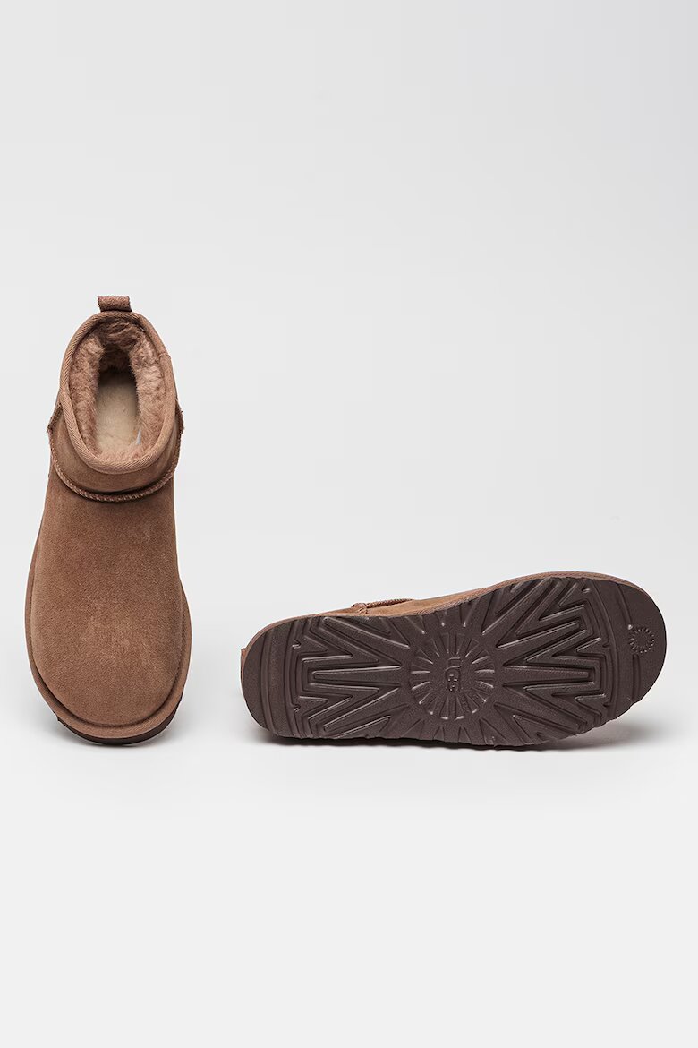 UGG Непромокаеми велурени боти Classic Ultra Mini с лесно обуване Кафяв